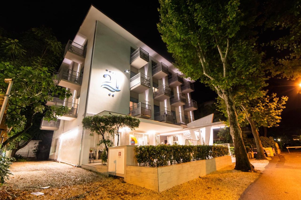 Hotel 21 Riccione Buitenkant foto
