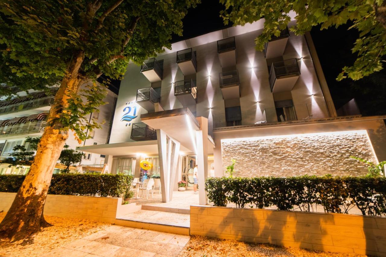Hotel 21 Riccione Buitenkant foto