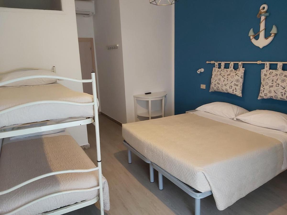 Hotel 21 Riccione Buitenkant foto