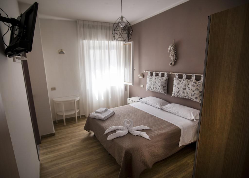 Hotel 21 Riccione Buitenkant foto
