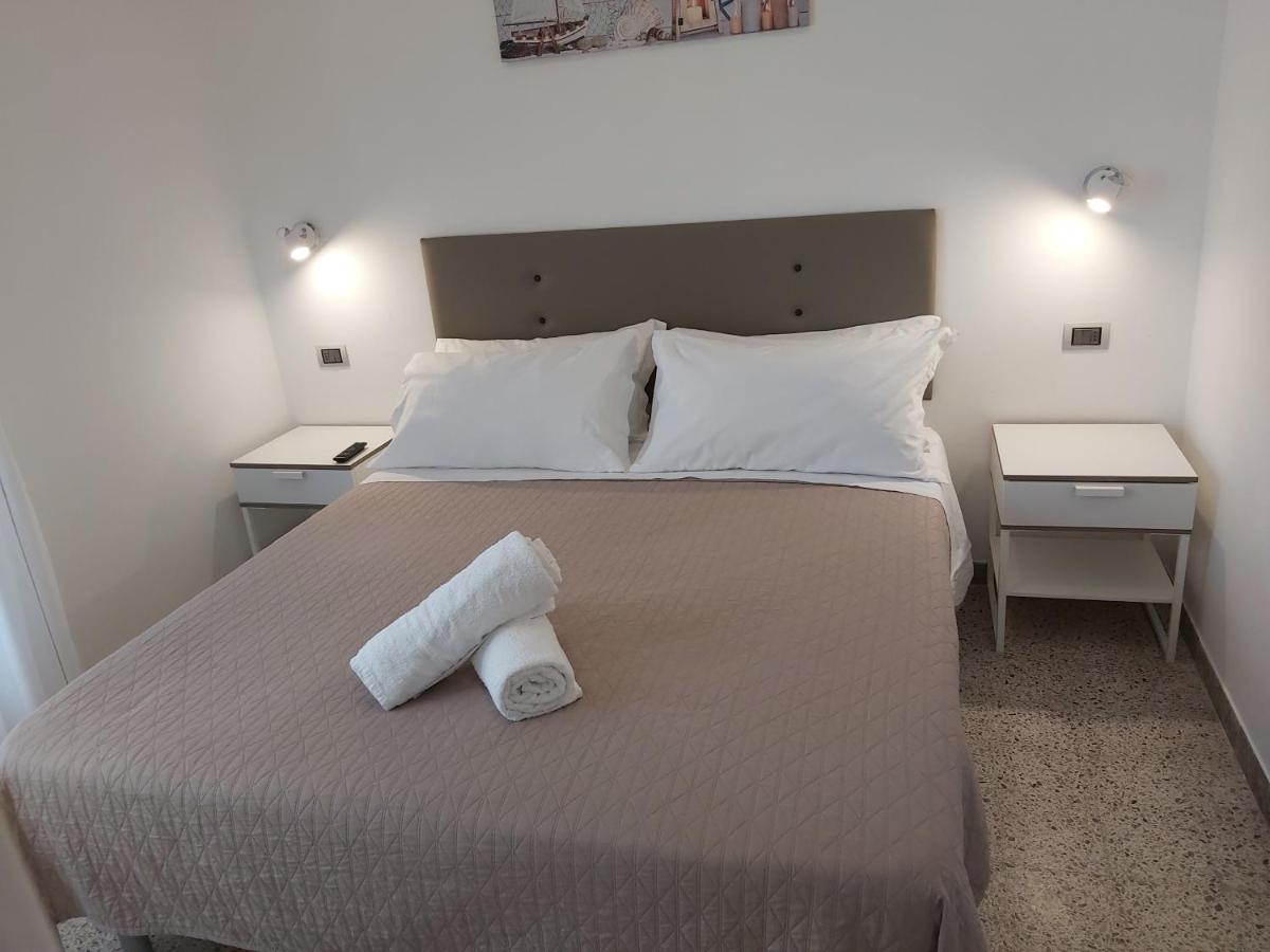 Hotel 21 Riccione Buitenkant foto